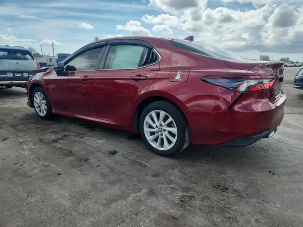 4T1C11AKXMU600132 2021 TOYOTA CAMRY - Image 2