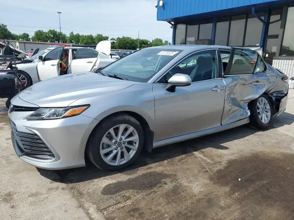 4T1C11AKXMU602804 2021 TOYOTA CAMRY - Image 1