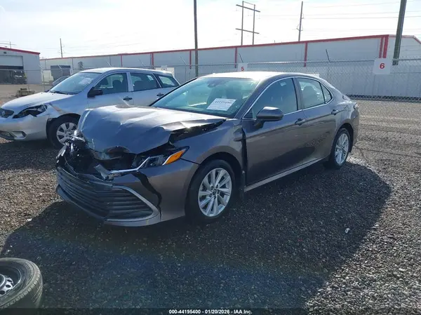 4T1C11AKXMU604004 2021 TOYOTA CAMRY - Image 2