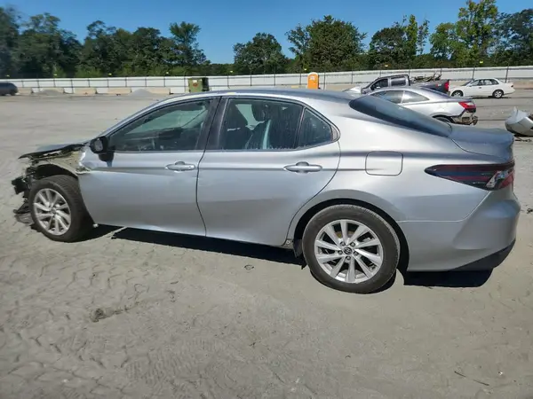 4T1C11AKXMU605671 2021 TOYOTA CAMRY - Image 2