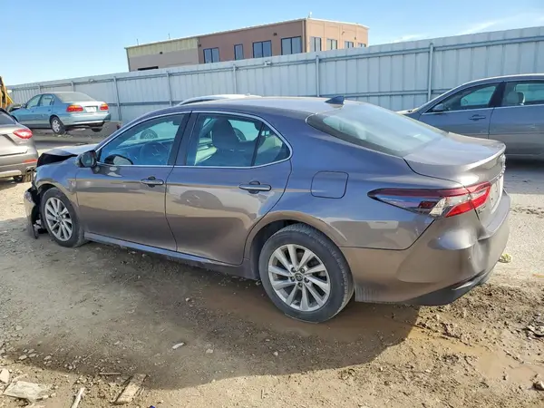 4T1C11AKXMU606741 2021 TOYOTA CAMRY - Image 2