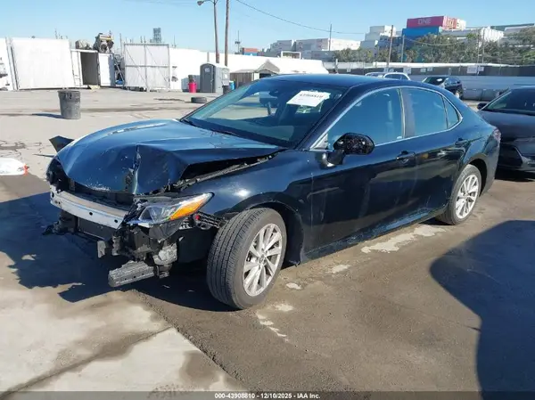 4T1C11AKXMU607968 2021 TOYOTA CAMRY - Image 2