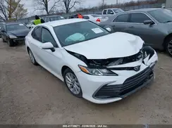 4T1C11AKXMU608005 2021 TOYOTA CAMRY