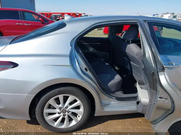 4T1C11AKXMU613771 2021 TOYOTA CAMRY - Image 8
