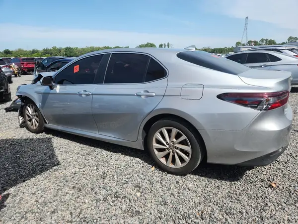 4T1C11AKXNU002124 2022 TOYOTA CAMRY - Image 2