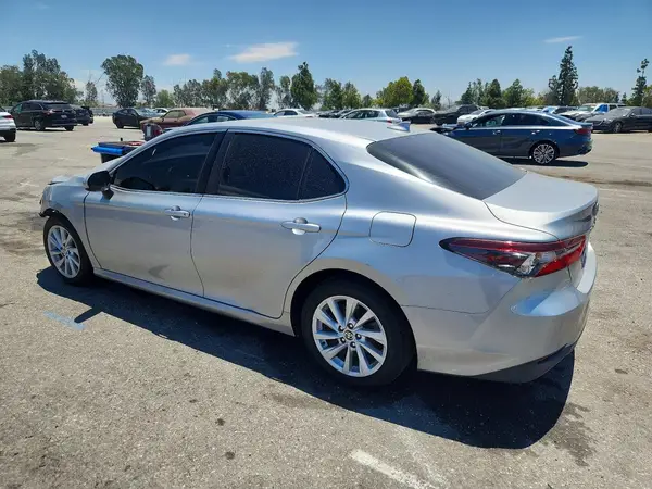 4T1C11AKXNU010238 2022 TOYOTA CAMRY - Image 2