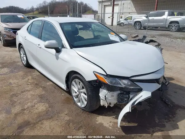 4T1C11AKXNU023717 2022 TOYOTA CAMRY - Image 1