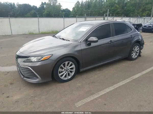 4T1C11AKXNU035852 2022 TOYOTA CAMRY - Image 2