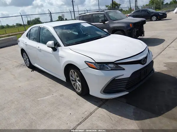 4T1C11AKXNU044891 2022 TOYOTA CAMRY - Image 1