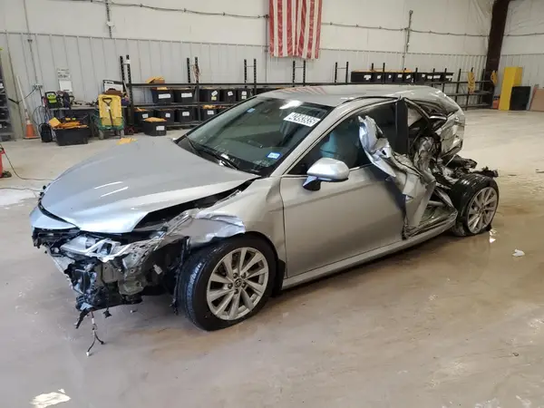 4T1C11AKXNU050593 2022 TOYOTA CAMRY - Image 1