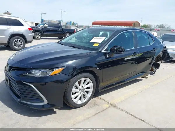 4T1C11AKXNU054174 2022 TOYOTA CAMRY - Image 2