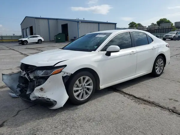 4T1C11AKXNU057964 2022 TOYOTA CAMRY - Image 1