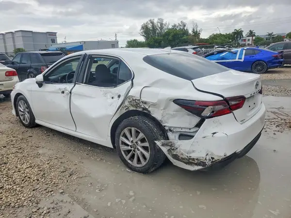 4T1C11AKXNU074893 2022 TOYOTA CAMRY - Image 2