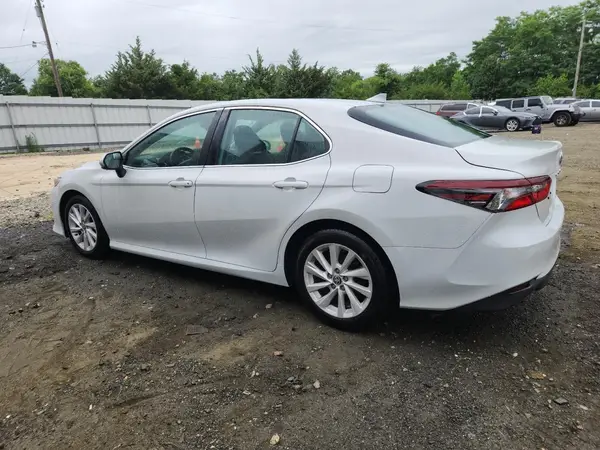 4T1C11AKXNU076174 2022 TOYOTA CAMRY - Image 2