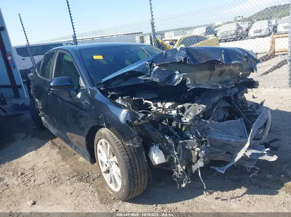 4T1C11AKXNU618888 2022 TOYOTA CAMRY - Image 1