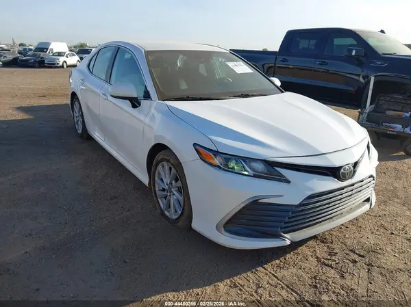 4T1C11AKXNU623072 2022 TOYOTA CAMRY - Image 1