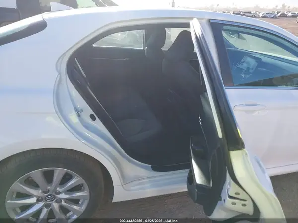 4T1C11AKXNU623072 2022 TOYOTA CAMRY - Image 8