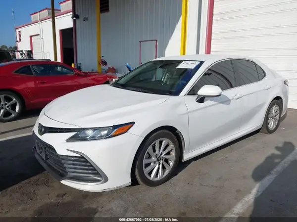 4T1C11AKXNU623721 2022 TOYOTA CAMRY - Image 2