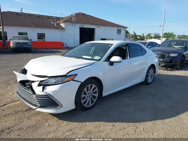 4T1C11AKXNU626733 2022 TOYOTA CAMRY - Image 2