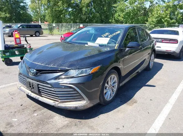 4T1C11AKXNU631284 2022 TOYOTA CAMRY - Image 2