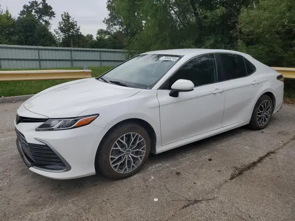 4T1C11AKXNU633939 2022 TOYOTA CAMRY - Image 1