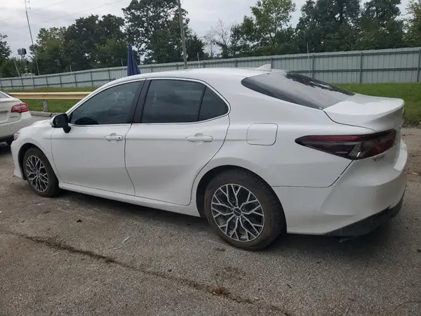 4T1C11AKXNU633939 2022 TOYOTA CAMRY - Image 2
