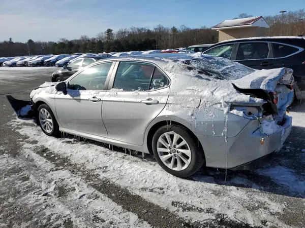 4T1C11AKXNU635741 2022 TOYOTA CAMRY - Image 2