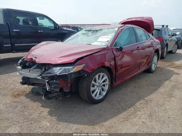 4T1C11AKXNU636839 2022 TOYOTA CAMRY - Image 2