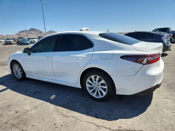 4T1C11AKXNU637358 2022 TOYOTA CAMRY - Image 2
