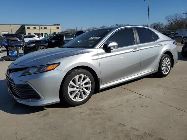 4T1C11AKXNU637599 2022 TOYOTA CAMRY - Image 1