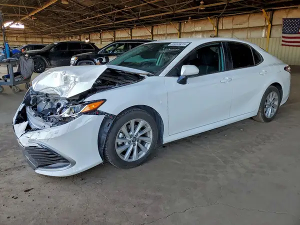 4T1C11AKXNU637604 2022 TOYOTA CAMRY - Image 1