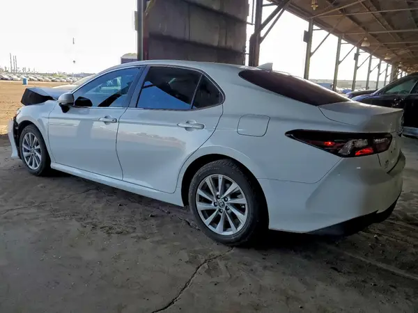4T1C11AKXNU637604 2022 TOYOTA CAMRY - Image 2