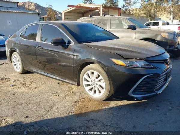 4T1C11AKXNU638879 2022 TOYOTA CAMRY - Image 1