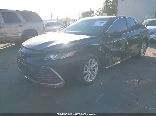 4T1C11AKXNU638879 2022 TOYOTA CAMRY - Image 2