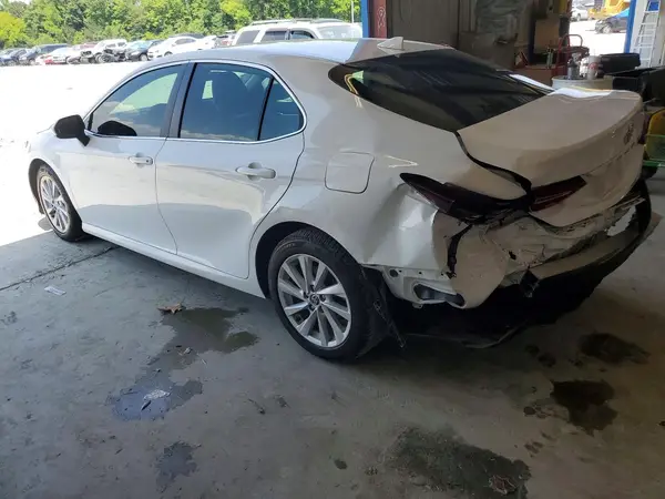 4T1C11AKXNU641040 2022 TOYOTA CAMRY - Image 2
