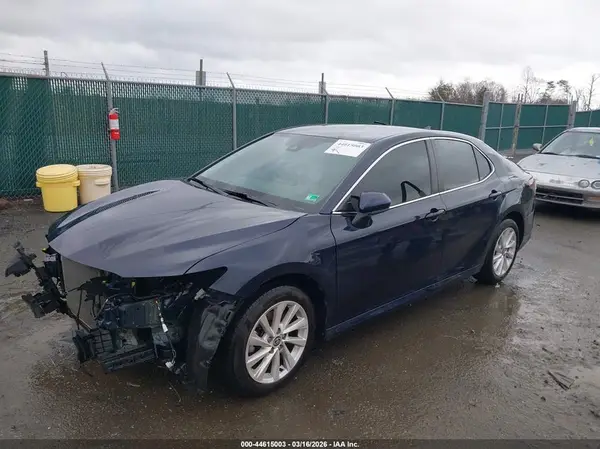 4T1C11AKXNU643550 2022 TOYOTA CAMRY - Image 2