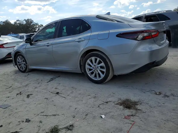 4T1C11AKXNU646724 2022 TOYOTA CAMRY - Image 2