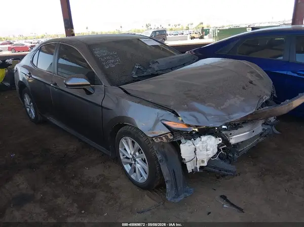 4T1C11AKXNU647131 2022 TOYOTA CAMRY - Image 1