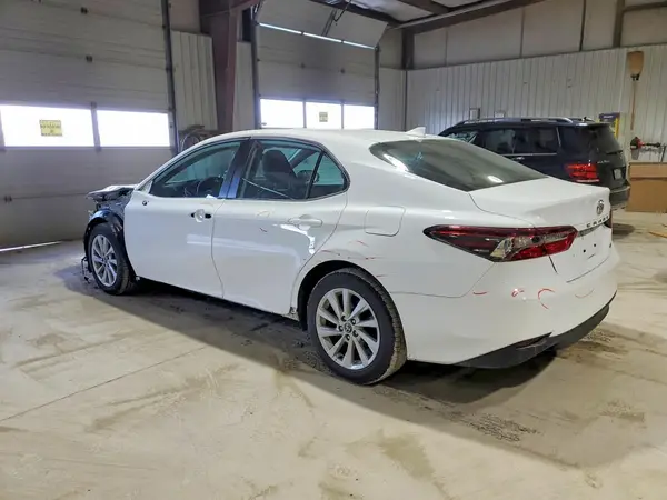 4T1C11AKXNU648439 2022 TOYOTA CAMRY - Image 2