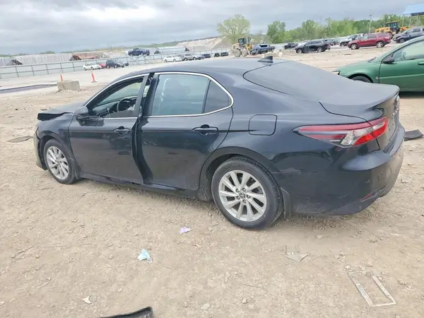 4T1C11AKXNU650661 2022 TOYOTA CAMRY - Image 2