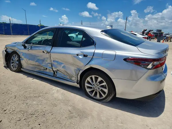4T1C11AKXNU654547 2022 TOYOTA CAMRY - Image 2