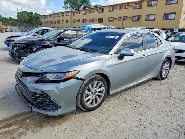 4T1C11AKXNU659117 2022 TOYOTA CAMRY - Image 1