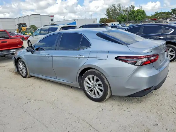 4T1C11AKXNU659117 2022 TOYOTA CAMRY - Image 2