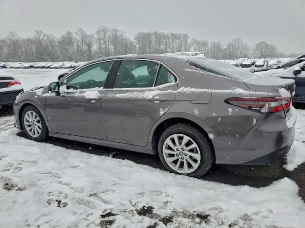 4T1C11AKXNU662731 2022 TOYOTA CAMRY - Image 2