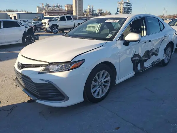4T1C11AKXNU670778 2022 TOYOTA CAMRY - Image 1