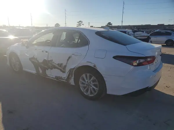 4T1C11AKXNU670778 2022 TOYOTA CAMRY - Image 2