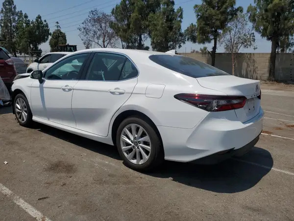 4T1C11AKXNU672675 2022 TOYOTA CAMRY - Image 2