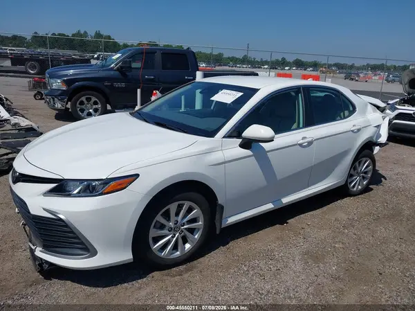 4T1C11AKXNU673907 2022 TOYOTA CAMRY - Image 2