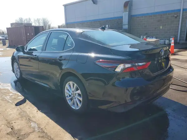 4T1C11AKXNU680890 2022 TOYOTA CAMRY - Image 2