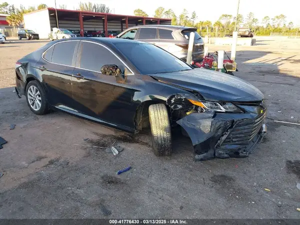 4T1C11AKXNU687712 2022 TOYOTA CAMRY - Image 1